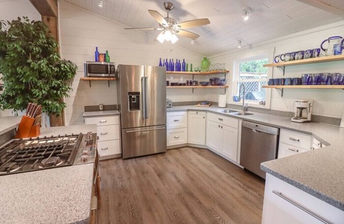 La Pointe House | Beautiful golf course property with outstanding views and location