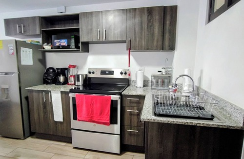 Zona 12 Apartment | Beautiful complete apartment with 3 bedrooms and 2 bathrooms. Petapolis zone 12