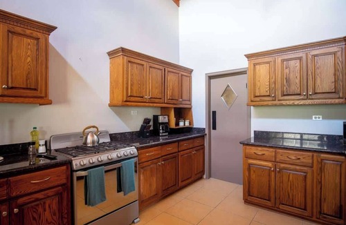 San Antonio de las Minas House | Beautiful Home at Valle de Gpe with Jacuzzi, AC & Wifi