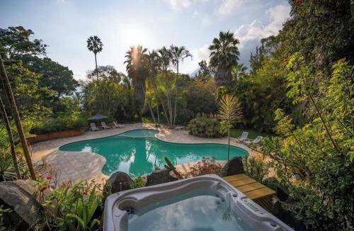 Santiago Atitlan House | Beautiful Lakefront home: gardens