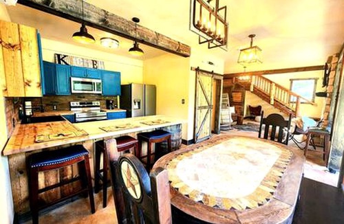 Waller Cabin | Beautiful Modern Cabin with Natural Water Pool in Grimes County, Texas
