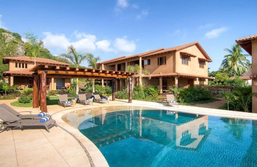 Troncones House | Beautiful, new beachfront villa-saltwater pool, gardens, directly on the ocean!