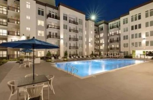 The Galleria Apartment | Beautiful Spacious 2 bed/2bath Apartment in The Galleria