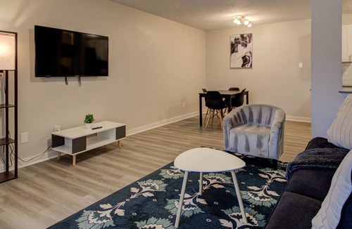 McNeil Apartment | Beautiful, Spacious 2B Comfy King Beds, Fast WiFi