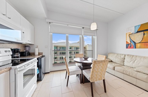 South Padre Island Hotel | Beautiful Studio 2 Full Size Beds with Kitchenette