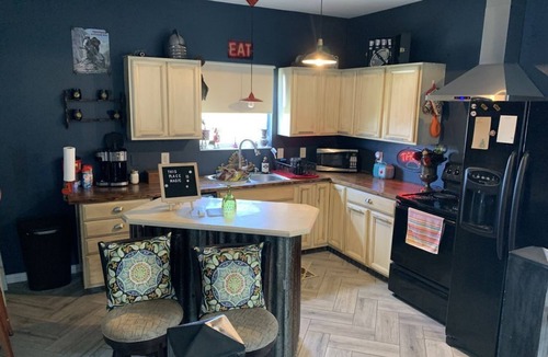 Nemo House | Beautiful, unique ranch stay, with stellar sunsets, close to dining & music
