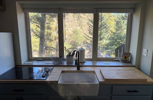 Green Mountain Falls Cottage | Beautiful Cottage in Green Mountain Falls - 20 mins from downtown Colo Springs!