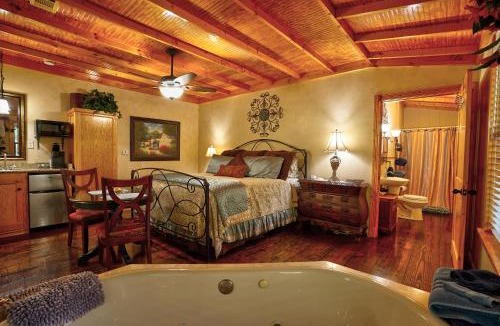 Lacy-Lakeview Bed & Breakfast | Bed & Breakfast on White Rock Creek