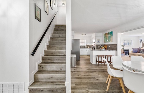 Arlington House | Best Little Bunkhouse in TX! Walk to MAJOR INTERNATIONAL SPORTING EVENT