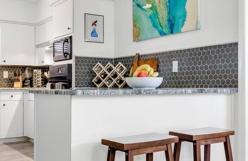 Arlington House | Best Little Bunkhouse in TX! Walk to MAJOR INTERNATIONAL SPORTING EVENT