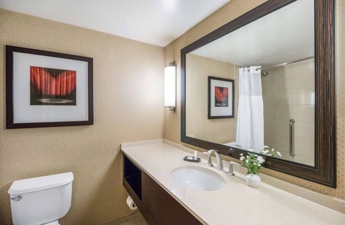 Los Angeles Resort | Best Value, Quality Stay! Close to Automobile Driving Museum, w/Shuttle!