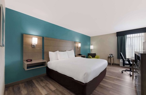 Coliseum Central Hotel | Best Western Hampton Coliseum Inn