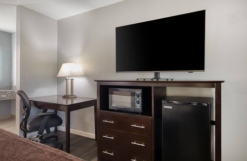 Montgomery Hotel | Best Western Lake Conroe Inn