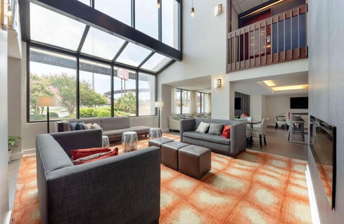 North Loop Hotel | Best Western Plus Austin Central