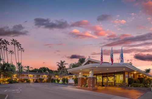Sherman Oaks Hotel | Best Western Plus Carriage Inn