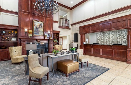 Crown Colony Hotel | Best Western Plus Crown Colony Inn & Suites