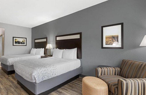Lake Jackson Hotel | Best Western Plus Lake Jackson Inn & Suites