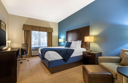 Lytle Hotel | Best Western Plus Lytle Inn and Suites