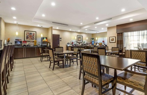 Lytle Hotel | Best Western Plus Lytle Inn and Suites