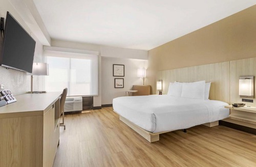 Sugar Land Hotel | Best Western Plus Sugar Land-Stafford