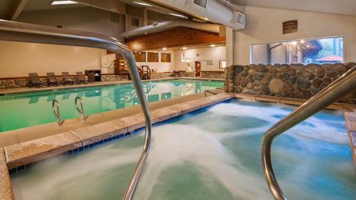 Mount Shasta Hotel | Best Western Plus Tree House