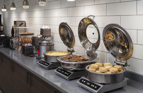 Wellborn Hotel | Best Western Plus College Station Inn & Suites