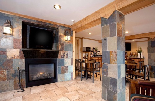 Wheatland Hotel | Best Western Torchlite