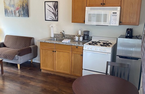 Pacific Grove Hotel | Bide-A-Wee Inn