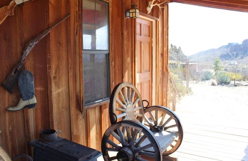 Study Butte-Terlingua Cabin | Big Bend Lodging at Ten Bits Ranch | Room #3 (The Gun Shop)