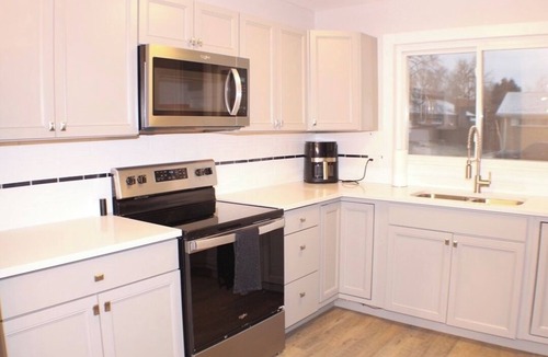 Northglenn House | Big Blue Upper Level Suite