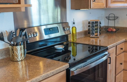 Northeast Colorado Springs House | Big Deck Viewhouse: Central COS Hilltop Haven