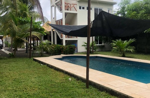 Pacific Coast Ski Chalet | Birds House, Puerto San Jose