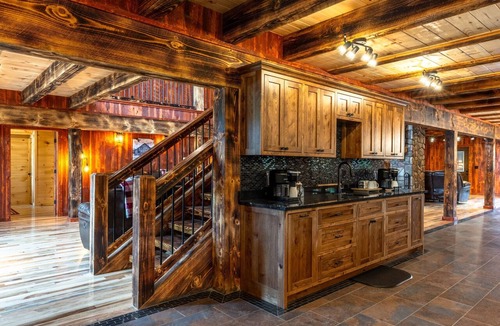 Logan Cabin | Black Eagle Lodge - Unique - 8 Bedrooms - 2 Pools