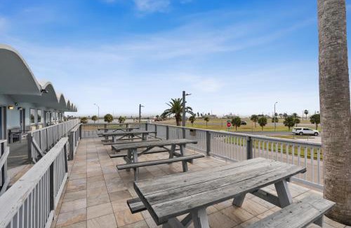 Rockport Hotel | Blue Wave Inn