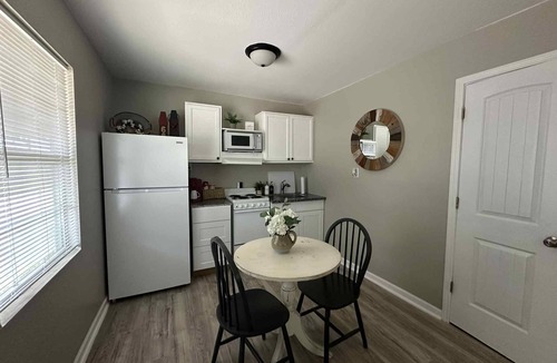 West Tawakoni Cabin | Bluebonnet Cottages by the Lake - Cabin 2
