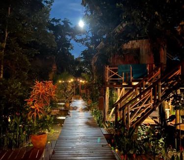Rio Dulce Hostel | Boatique Hotel and Marina