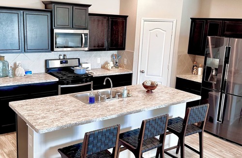 Forney House | Boho Chic Cozy Oasis+Pool+Gym+Ping Pong+Air Hockey