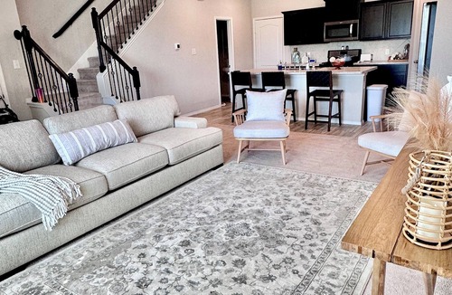 Forney House | Boho Chic Cozy Oasis+Pool+Gym+Ping Pong+Air Hockey