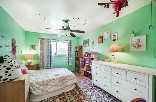 Clodine House | Boho Chic in SW Houston, close to NRG