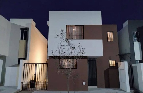 Guadalupe House | Bonita y Cómoda Casa a Minutos del Aeropuerto