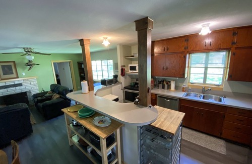 Sleepy Hollow House | Book for Summer! Lake Austin Waterfront, Family and Dog Friendly!