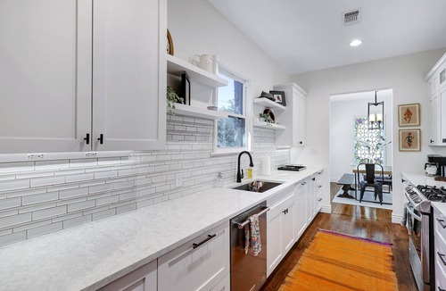 Mahncke Park House | Botanica - A Birdy Vacation Rental
