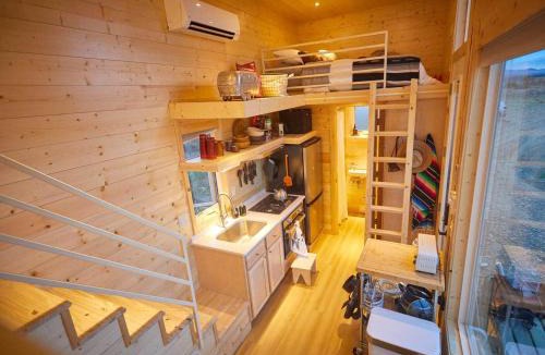 Arroyo Hondo House | Bougie TinyHome w View & Hot Tub near Hot Springs
