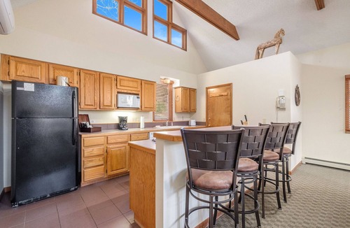Estes Park Hotel | Boulder Brook on Fall River