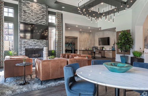 Glendale Sports and Entertainment District Apartment | Boulevard Stays 1BR by Stadium Pool, Parking, Gym 09