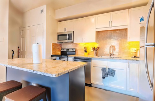 Irving Apartment | Boulevard Stays Spacious 1BR King Suite Pool, Gym Access & Free Parking