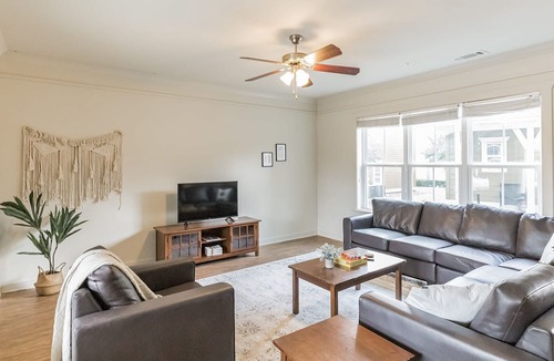 San Marcos House | Brand New to Market 6BD Weekend Getaway