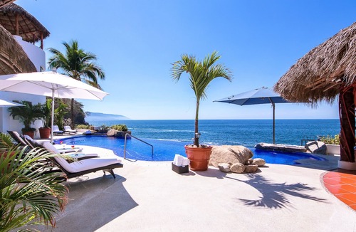 Mismaloya Villa | Breathtaking Specials! Pay 3 Nights & Stay 4 OR Pay for 5 Nights & Stay 7