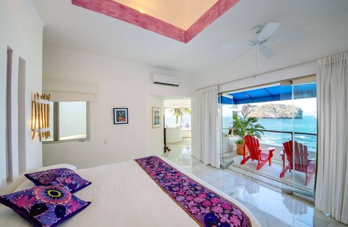 Mismaloya Villa | Breathtaking Specials! Pay 3 Nights & Stay 4 OR Pay for 5 Nights & Stay 7
