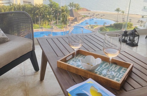 Marina Vallarta Condo | Breathtaking Sunsets, Beautiful Luxury Condo, Oceanfront in Shangrila